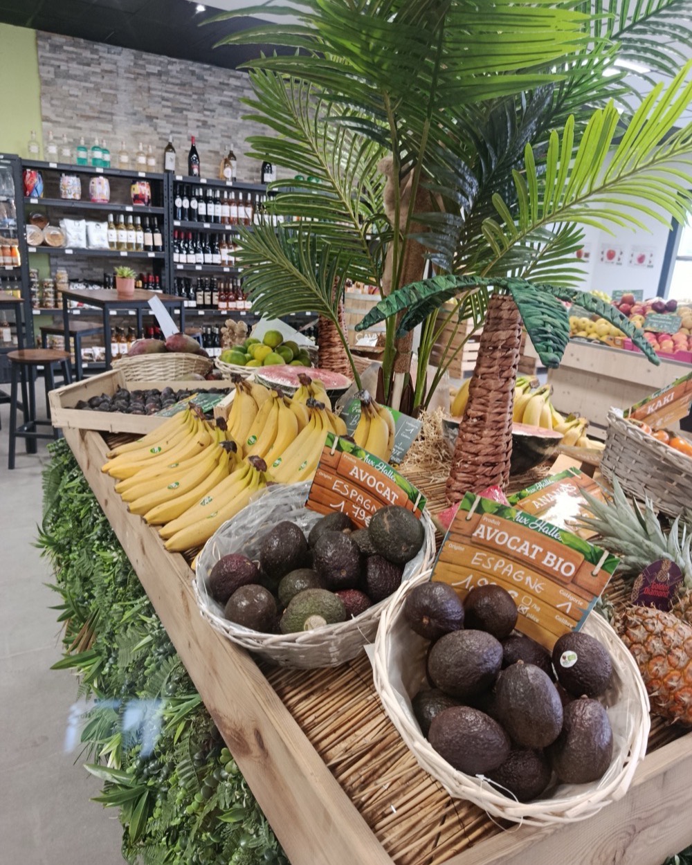 L’îlot fruits exotiques du magasin d’Orleix