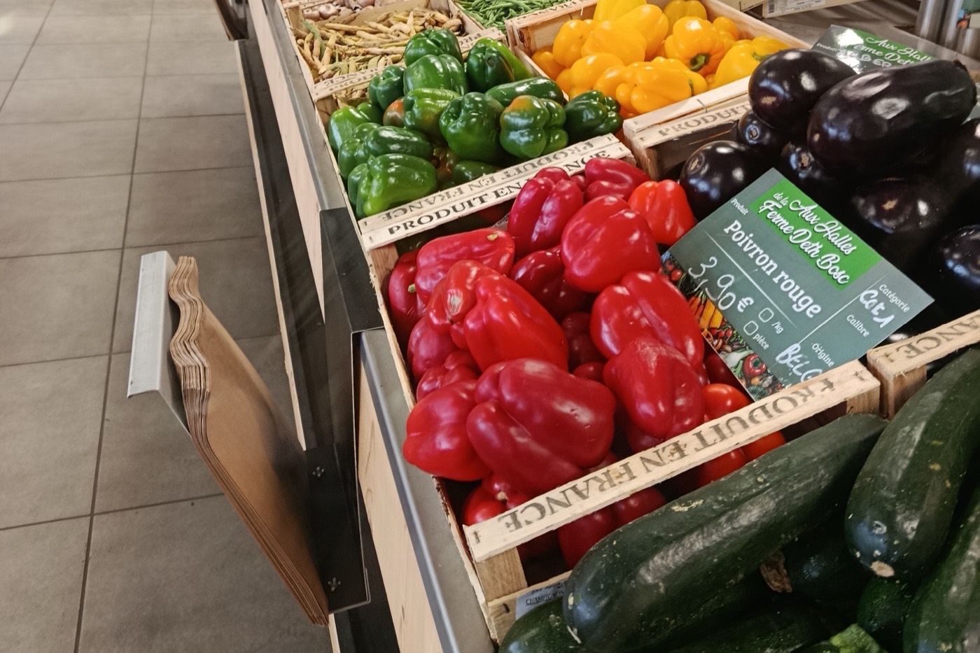 Poivrons, aubergines et courgettes en rayon